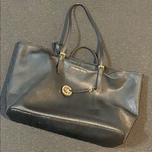 Michael Kors Jet Set Tote